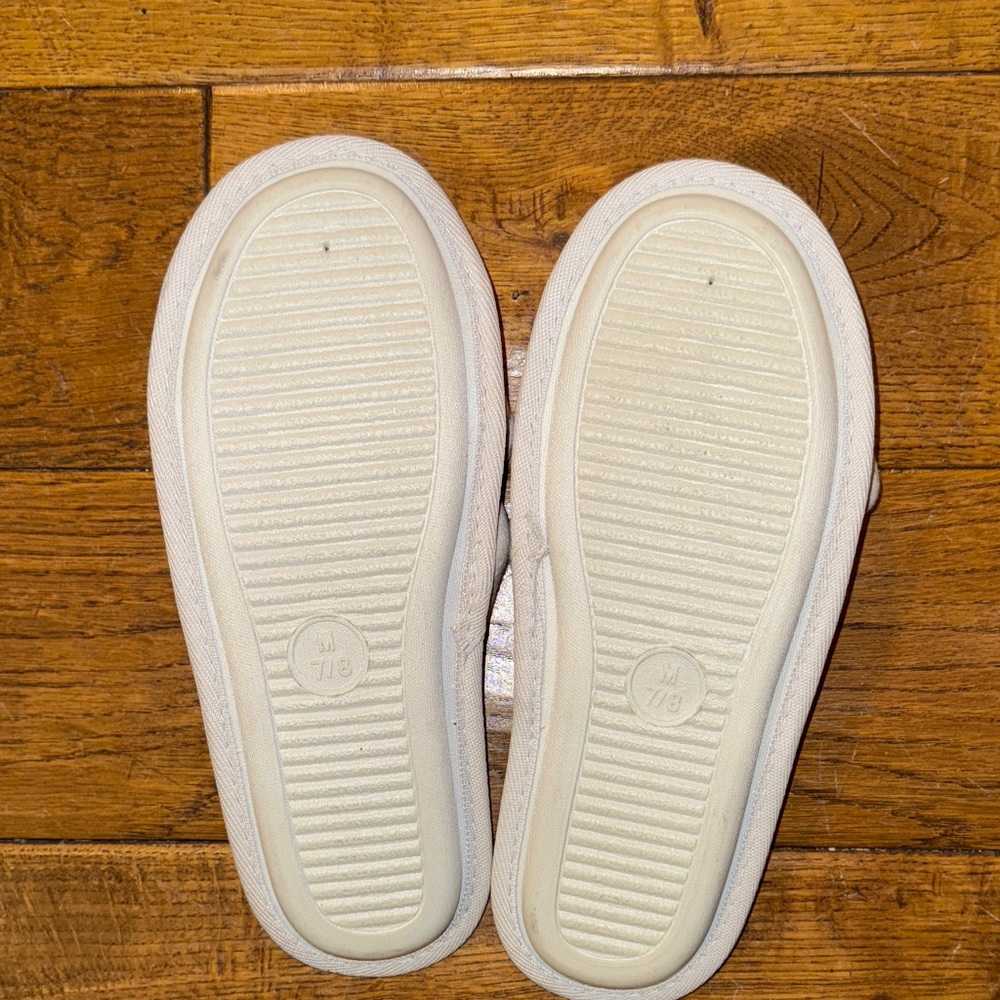 Chaps Beige Bow Slippers for Women - Picture 6 of 6